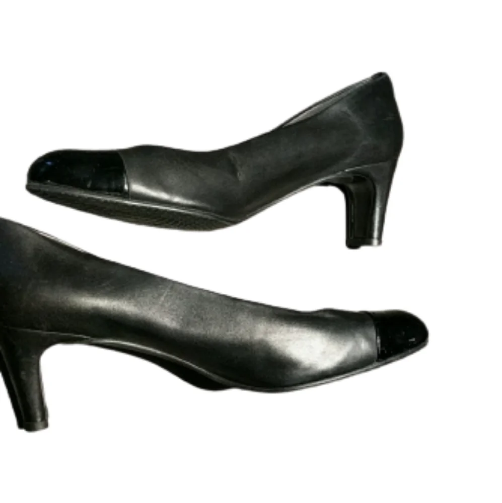Stuart Weitzman leather w/ patent leather heels - Picture 1 of 9